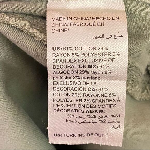 Chicos So Slimming Girlfriend Ankle Pants Sage Green Womens Size 8 Stretchy - Picture 7 of 9